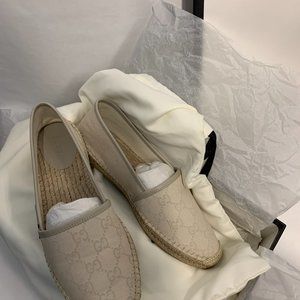 NWT Gucci Espadrilles size 8.5, cream signature GG with box